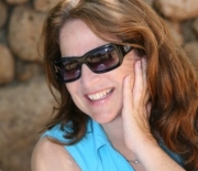 Linda Olmert, Esra’s New Director